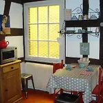 Au Fil Du Temps Apartment